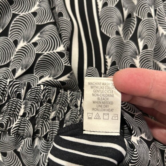 Max Studio Womens Pants M Black‎ White Wide Leg Crop Stretch Flowy Side Stripes - Picture 11 of 11